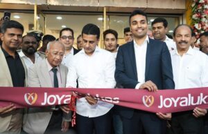 ಜೋಯಾಲುಕ್ಕಾಸ್ನ ಐಷಾರಾಮಿ ಹೊಸ ಶೋರೂಮ್ ಬೆಂಗಳೂರಿನ ಡಿಕೆನ್ಸನ್ ರಸ್ತೆಯಲ್ಲಿ ಪುನರಾರಂಭಿಸಿದೆ