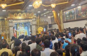 ಶ್ರೀ ರಾಘವೇಂದ್ರ ಸ್ವಾಮಿಗಳ ಸನ್ನಿಧಿಗೆ ಗುರುವಾರದ ಪ್ರಯುಕ್ತ ‘ಭಕ್ತ ಜನ ಸಾಗರ”