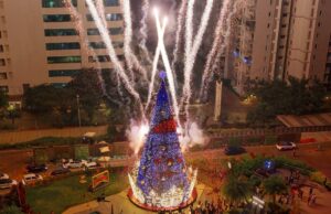 Phoenix Mall of Asia Unveils 75 Ft Christmas Tree with a Star-Studded Lighting Ceremony
