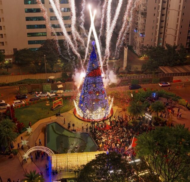 Phoenix Mall of Asia Unveils 75 Ft Christmas Tree with a Star-Studded Lighting Ceremony