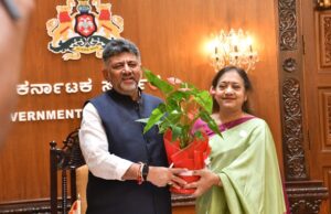 ಕರ್ನಾಟಕ ಮುಖ್ಯಮಂತ್ರಿ ಡಿ.ಕೆ. ಶಿವಕುಮಾರ್ ಅವರನ್ನು ಭೇಟಿ ಮಾಡಿದ ಎಸ್ಬಿಐ ಸಿಜಿಎಂ ಜೂಹಿ ಸ್ಮಿತಾ ಸಿನ್ಹಾ