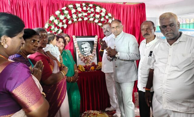 ಕರ್ನಾಟಕ ಪರೈಯರ್ ಸಂಘದಿಂದ ಆಚರಿಸಲ್ಪಟ್ಟ ರೆಟ್ಟೈಮಲೈ ಶ್ರೀನಿವಾಸನ್ ಅವರ ಜನ್ಮ ದಿನಾಚರಣೆ